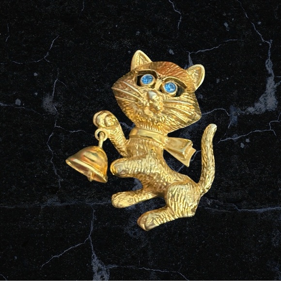 Vintage 1970s Avon Cat Brooch with Blue Rhinestone‎ Eyes & Dangling Bell - Picture 5 of 7